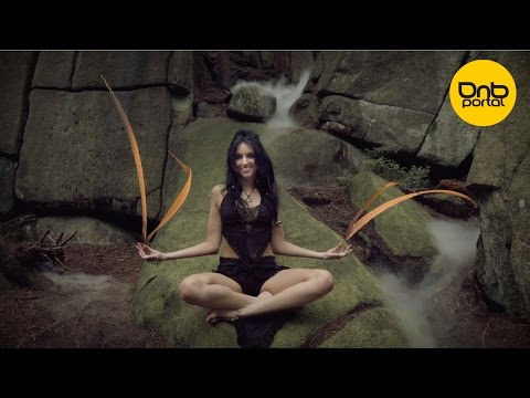 Nathassia - Turning Headz (Stenchman Mix) [Official Music Video]