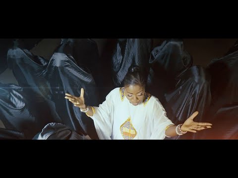 CHRISTELLE JOHNSON - AMÉLON AMÉ M'GBALÉO (Clip Officiel)