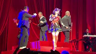 Caderas Blancas - Mon Laferte - La Gira de Norma 2019