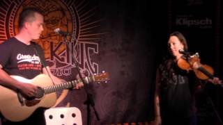 Jason Isbell - &quot;Speed Trap Town&quot; (Live In Sun King Studio 92 Powered By Klipsch Audio)