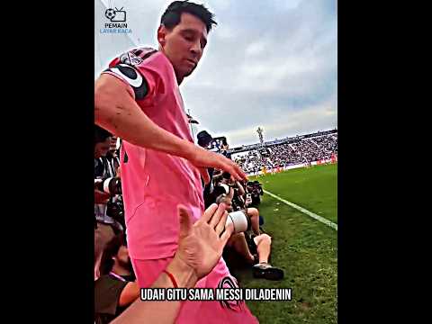 Fans Godain Messi 😂