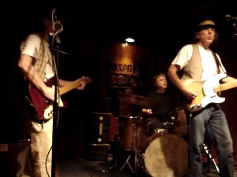 The Nortons at Saxon Pub Austin, Texas...SURFS UP!!