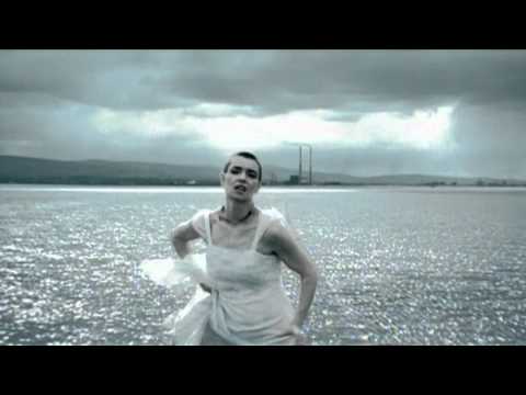 Sinead O'Connor - No Man's Woman