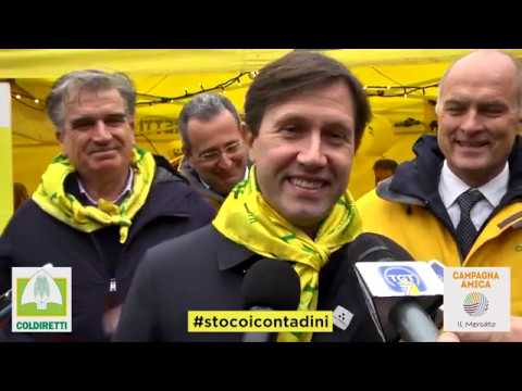 A FIRENZE MERCATO NATALE CAMPAGNA AMICA IN PIAZZA SS ANNUNZIATA