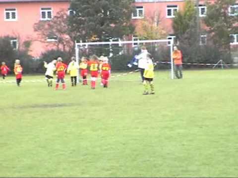 U9 zweites Freundschaftsspiel vs Erlangen Bruck 21-10-2007.avi