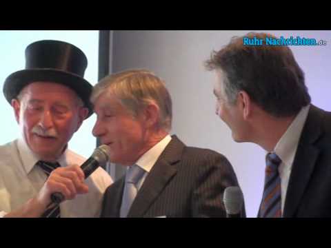 Werner Hansch versteigert BVB Walk of Fame Stein