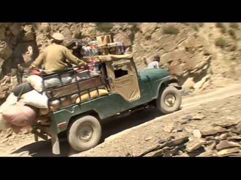 Acest drum este singurul acces la o vale îndepărtată din Pakistan