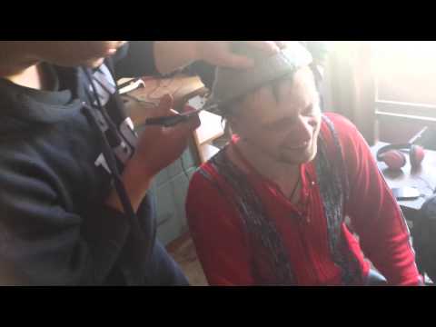 Kopija: PARODIJA- TINGERES FRIZIERIS 2