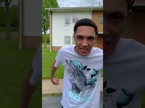 @_tenniel_ - “LA FAMA ME LLAMÓ Y NO SE DEMORA" 😬😬🔥