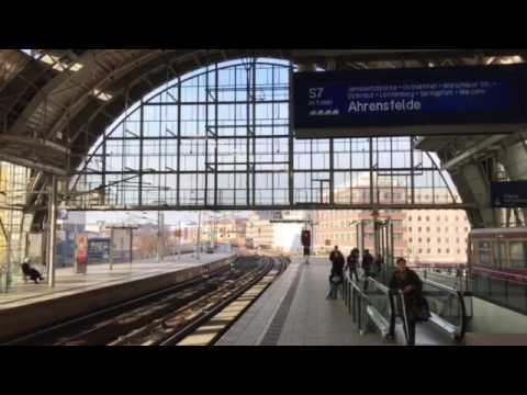 S7 nach Ahrensfelde Alexanderplatz Berlin Deutschand S-Bahn