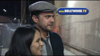 Joshua Jackson Signs Autographs - Hollywood TV