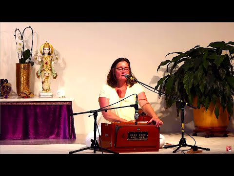 Ujjayi Meditation und Mantrasingen im Satsang mit Katyayani - Yoga Vidya Kirtan 20:00 Uhr 05.08.2020