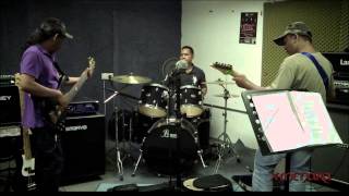 Download lagu Nuri - Ella Cover mp3