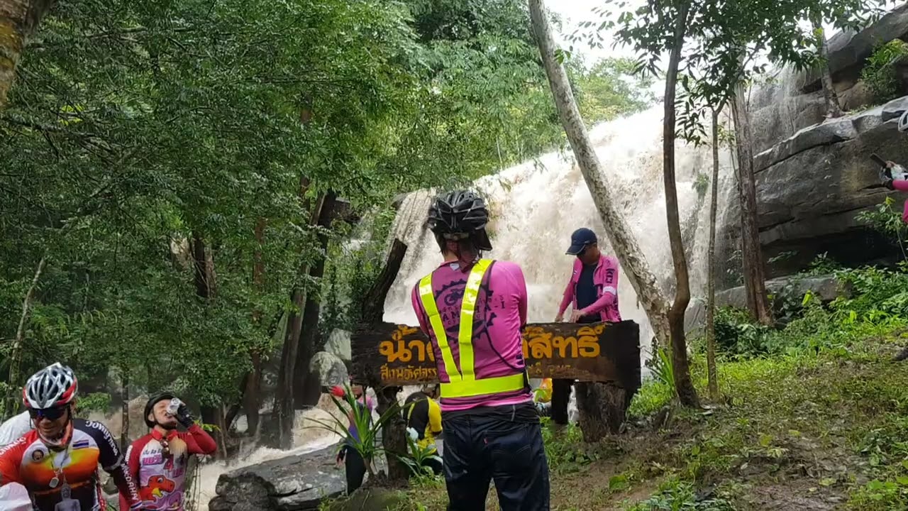 น้ำตกศักดิ์สิทธิ์