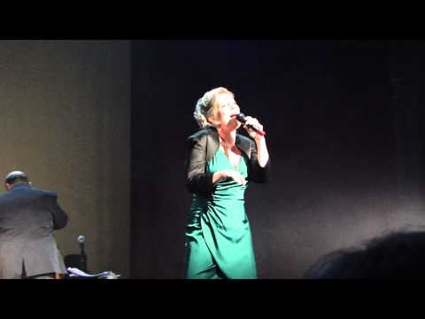 Carin Filipčić - Du bist allein / Freudiana - Gemeinsam für Haiti III