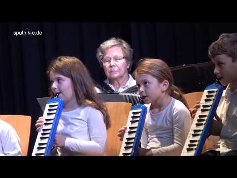 Club 30+ MINUS und Kinder der Melodica AG/ Mariya Leminskaya