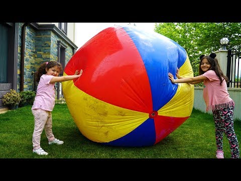 Kids and Mommy pretend play Big Ball - Fun Video