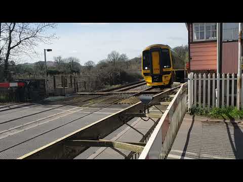 crediton level crossing