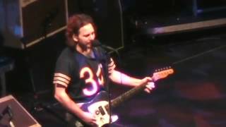 Pearl Jam - Jersey Girl (Newark &#39;10) Tom Waits cover