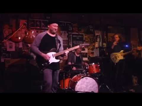 The Josh Smith Band~Great country picking and Awesome Bass solo~at the Baked Potato