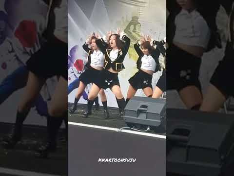 04.05.2019 Fancam ใบเตย D-wice Cover - Bon Bon Chocolate @Siam Square One JK Street Cover Dance 2019