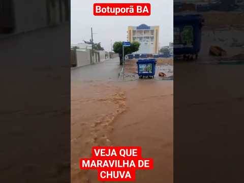 VEJA O ALAGAMENTO QUE FEZ ESSA CHUVA EM BOTUPORÃ BAHIA ONDE TEM CHOVIDO BASTANTE,,,.