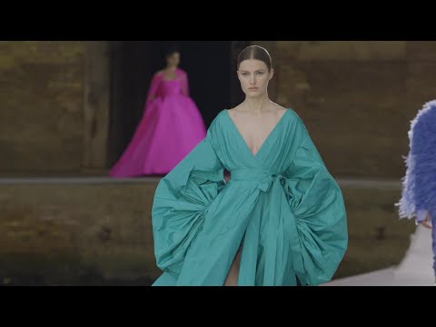 Valentino 2022 Haute Couture 🥻