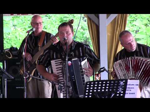 Matt Rosinski on vocal......Bartender's Polka