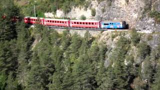 preview picture of video 'Eisenbahnszene am Landwasserviadukt'