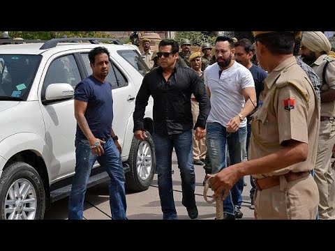 الافراج عن نجم بوليوود سلمان خان بعد يومين من حبسه بتهمة صيد ظبي أسود نادر…