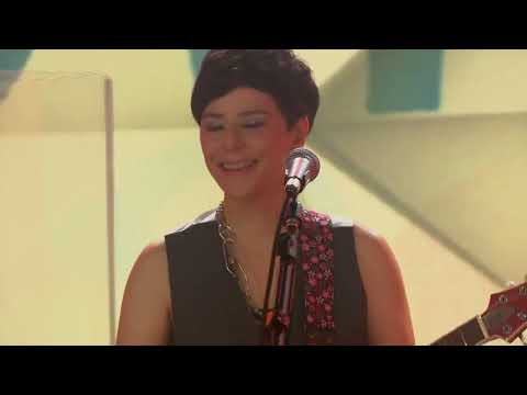 Pato Fu canta Ando Meio Desligado no palco do Show da Vida  Fantástico  19 03 2023 02