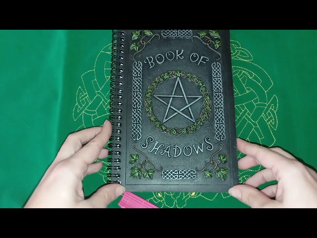 Vídeo relacionado con El Libro de las Sombras: hechizos y conjuros: magia roja, blanca y negra
