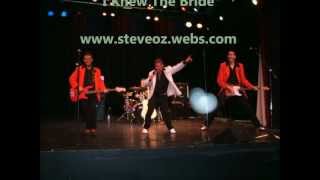 Steve Oz sings and plays - I Knew The Bride (by Dave Edmunds)