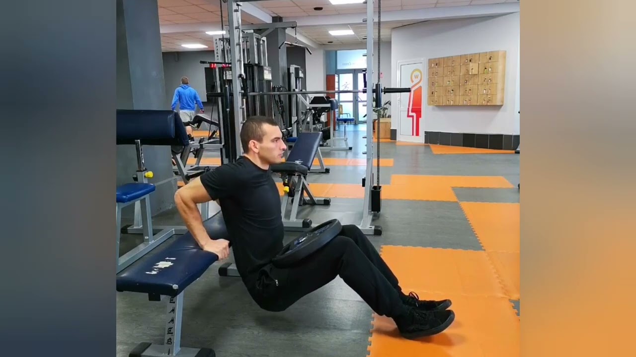 Flotări inverse pentru triceps, la bancă, cu extra-greutate