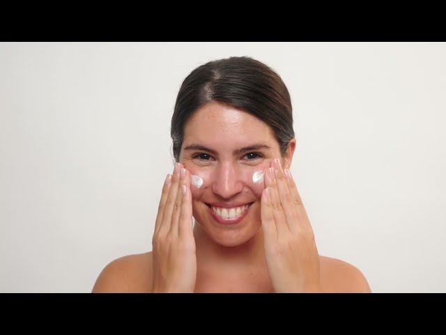 Vídeo relacionado con NATURAL CARE Exfoliante Limpiador Facial Cremoso | Exfoliación Suave | Piel Seca y Deshidratada| Vegano de ZIAJA