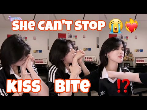 She Can’t Stop Kissing Her🫣😭 GL Couple❤️‍🔥🏳️‍🌈 WLW