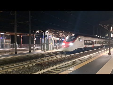 L'incrocio tra SBB CFF FFS Stadler SMILE e Regionale 17844 alla stazione di Monzuno-Vado