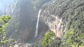 preview picture of video 'The legend of Noh Ka Likai Falls, Cherrapunjee - one of the tallest waterfalls in India'