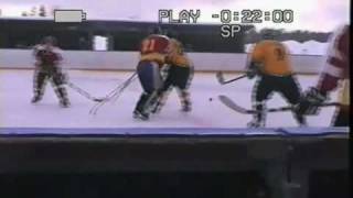 preview picture of video 'Oldtimers icehockey - event of the year 2009'