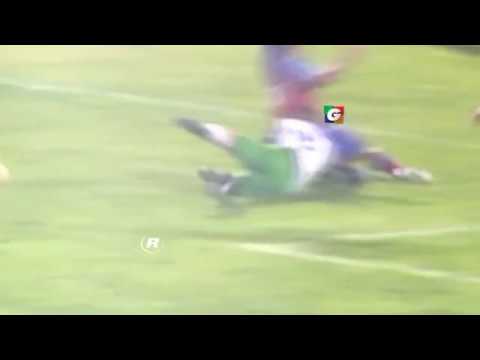 Video: ¿penal o no penal? Sobre Mario Castellanos (Xelajú,MC) Apertura 2017, Acceso semifinal vuelta