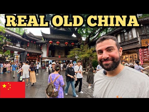 An American in Chengdu - China Does This Better (Jinli Street Walk)