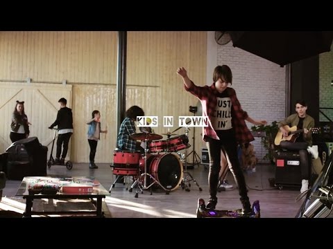 The Kidz - Kids in Town | Official Video
