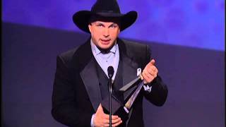 Garth Brooks Wins Artist of the Decade - AMA 2000