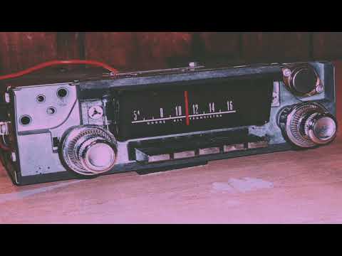 1999 wildfire but it's on a vintage radio