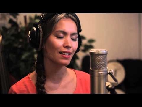 Love Me Like You Do - Ellie Goulding (cover by MYRNA)