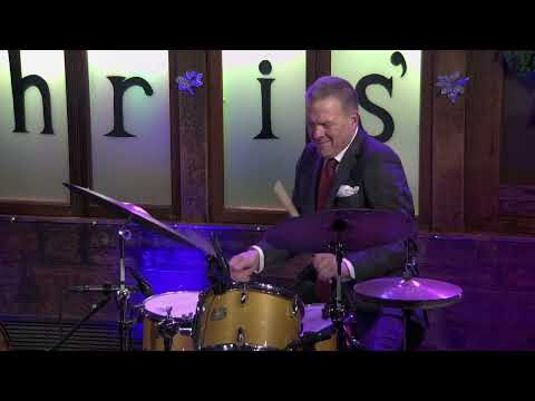 Joe Farnsworth takes an amazing drum solo!