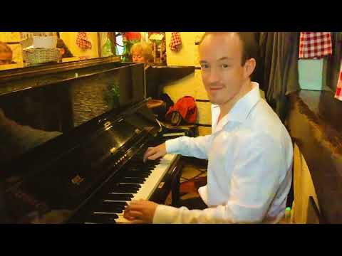 I LOVE PARIS, PLAYED IN PARIS PIANO BAR #piano #paris #pianobar #montmartre #jazz #pianist #music
