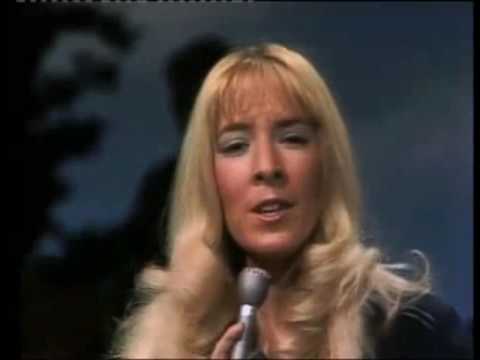 BARBARA FAIRCHILD Live - The Teddy Bear Song (1973)