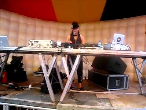 Sheff @ Universo Paralello 11