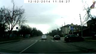 preview picture of video 'Almost Car Crash in Krasnodar 12-02-2014 - Почти Авария в Краснодаре 02.12.2014'